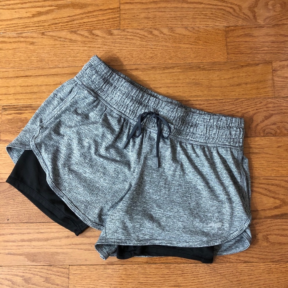 Avis size medium track shorts